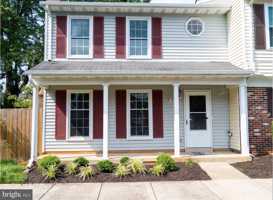 featured image of 402 Forest Ct