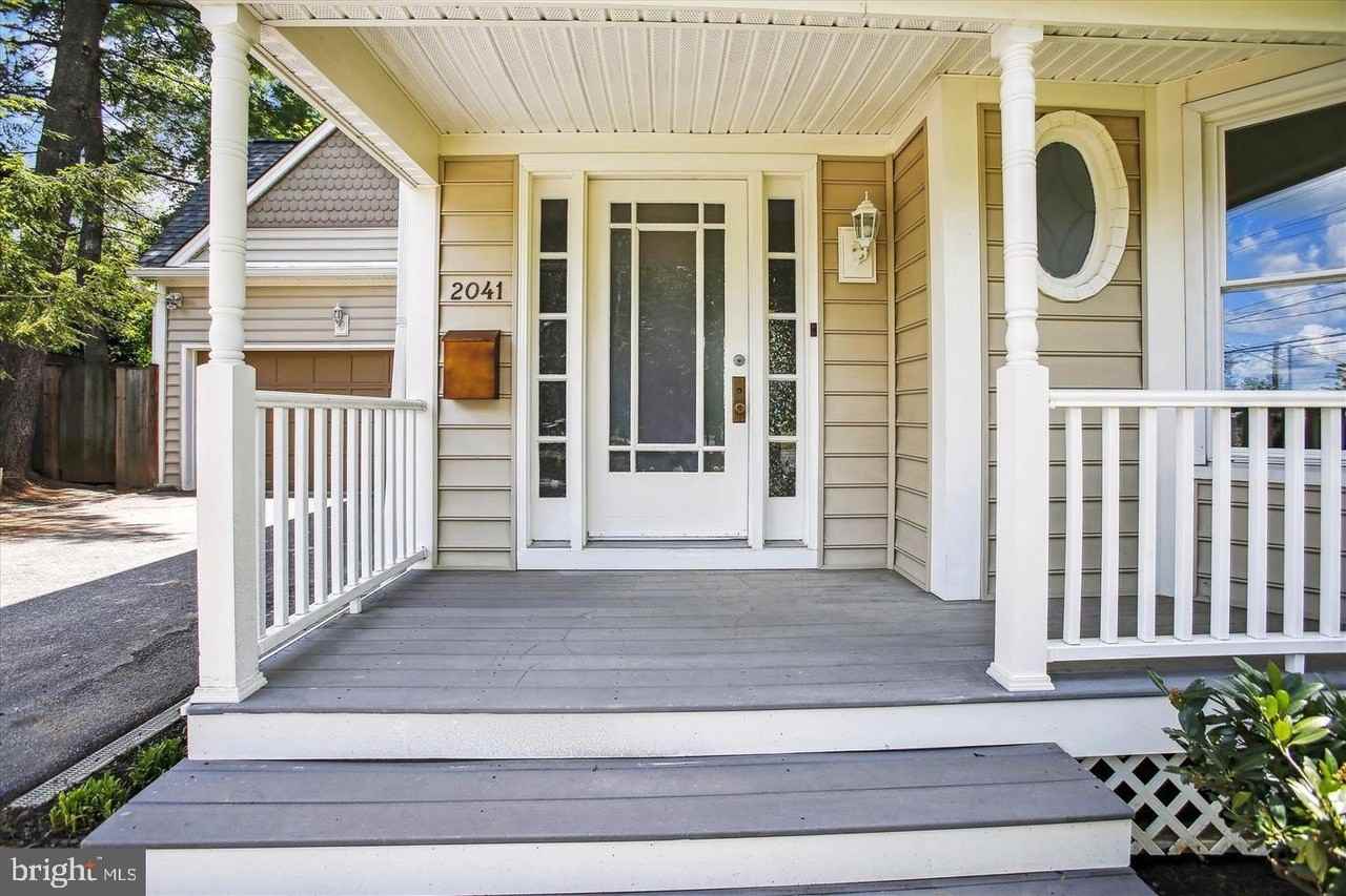2041 Westmoreland St - Photo 2 of 50