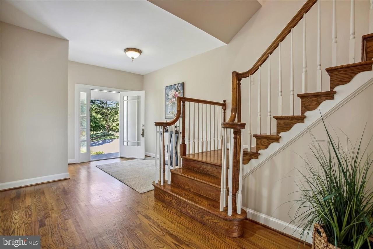 2041 Westmoreland St - Photo 3 of 50