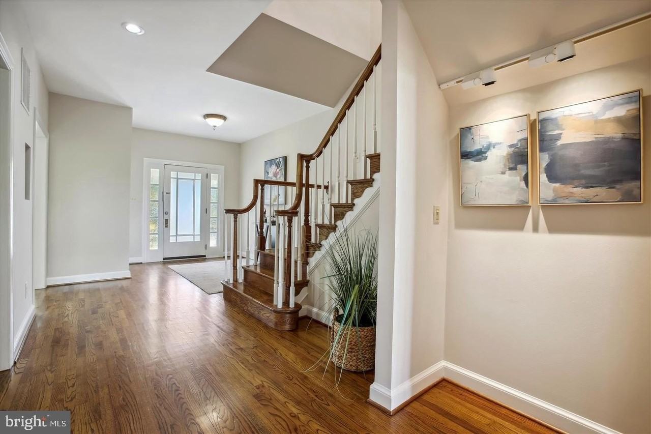 2041 Westmoreland St - Photo 4 of 50
