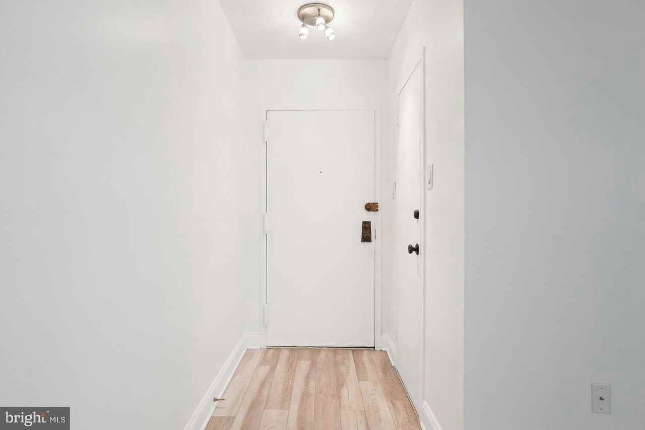 2059 Huntington Ave #111 - Photo 3 of 33