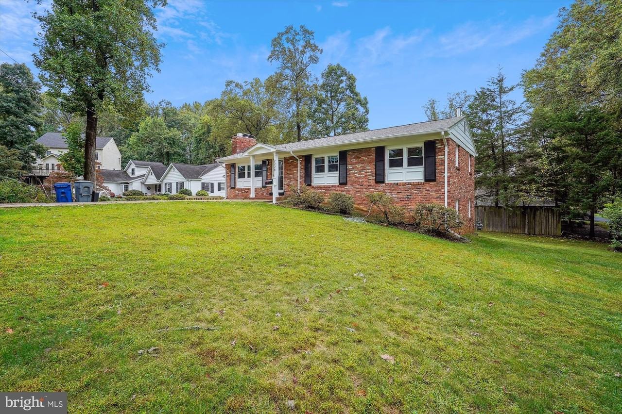 2226 Westwood Pl - Photo 2 of 33