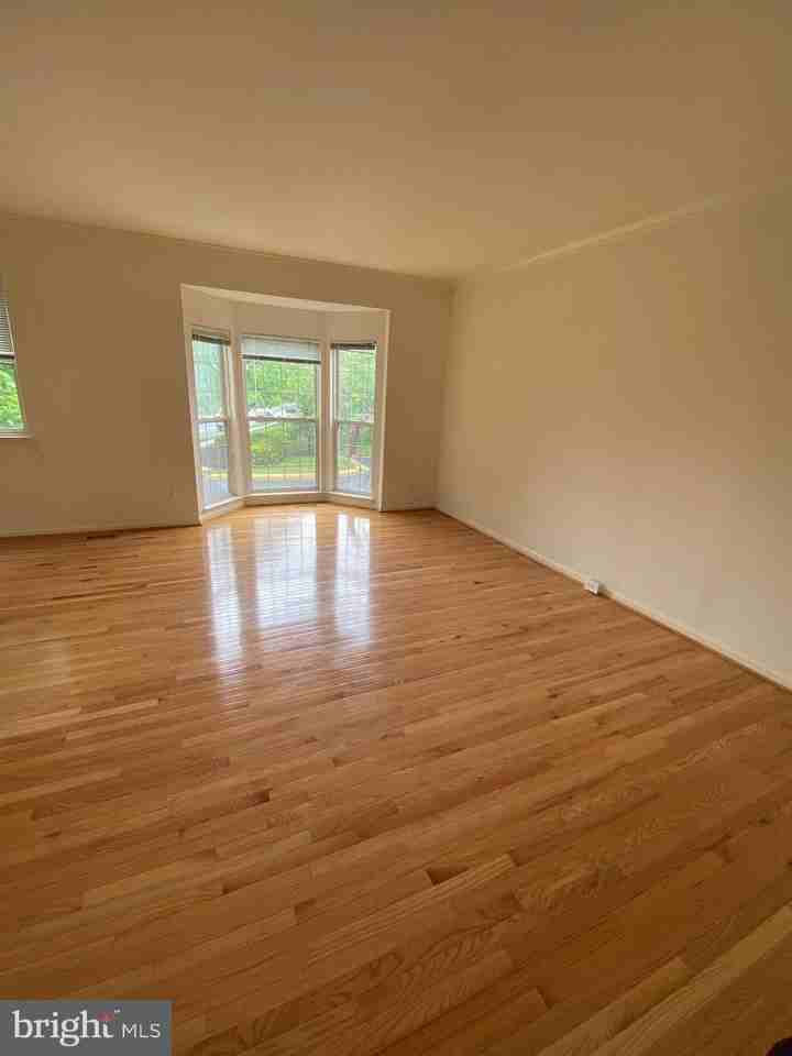 2560 Belcroft Pl - Photo 6 of 28