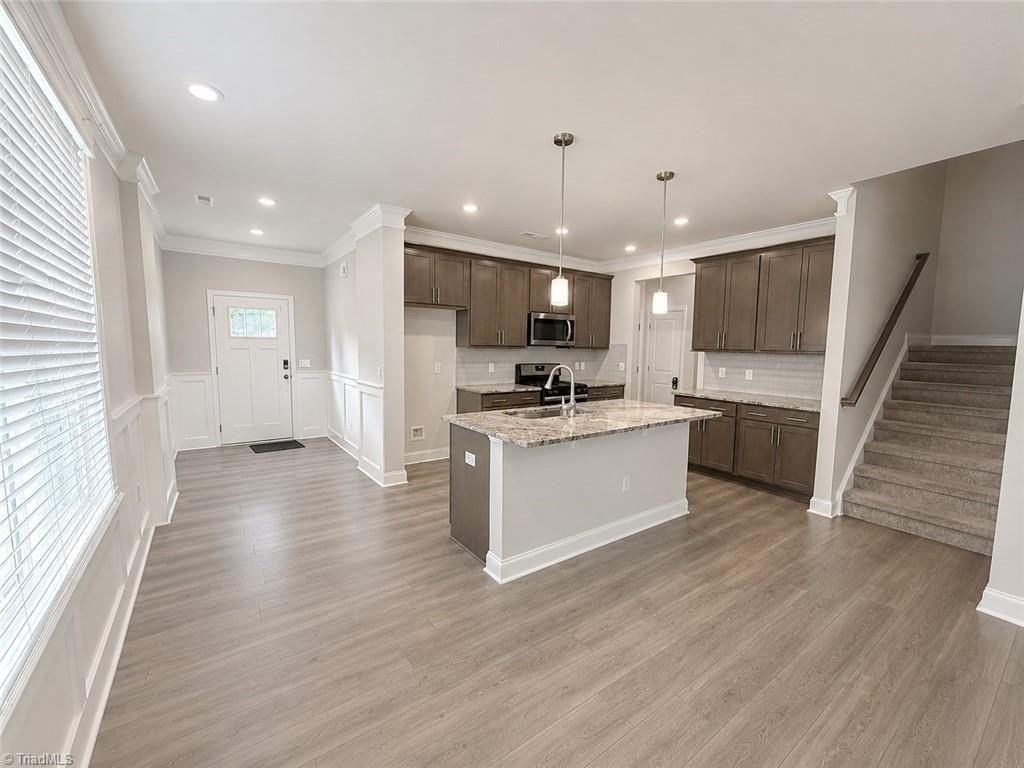 216 Stamm Dr - Photo 3 of 12