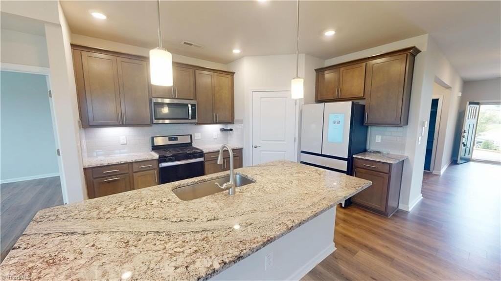 4415 Sapphire Ct - Photo 2 of 7