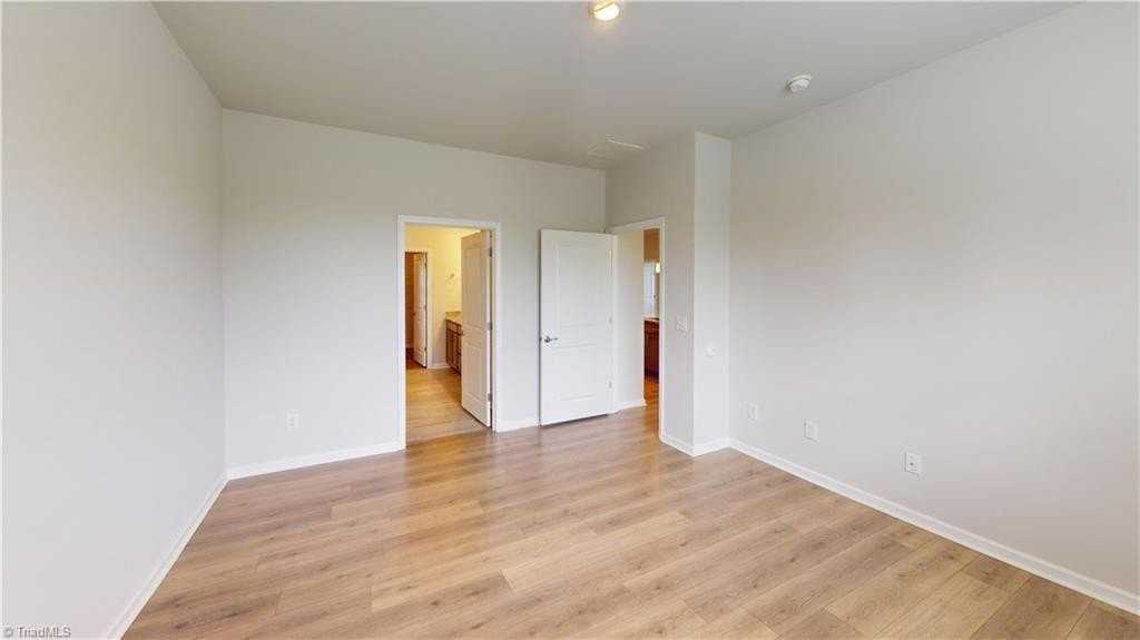 4415 Sapphire Ct - Photo 5 of 7