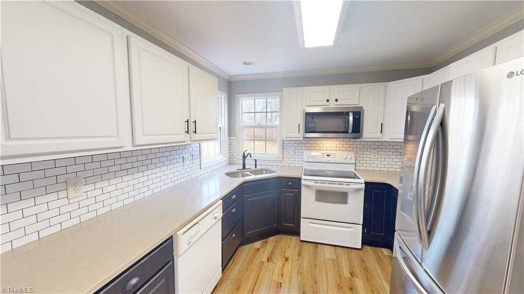 1636 Harper Spring Dr - Photo 2 of 11