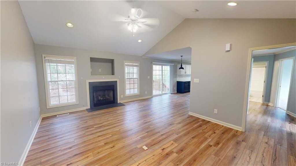 1636 Harper Spring Dr - Photo 3 of 11