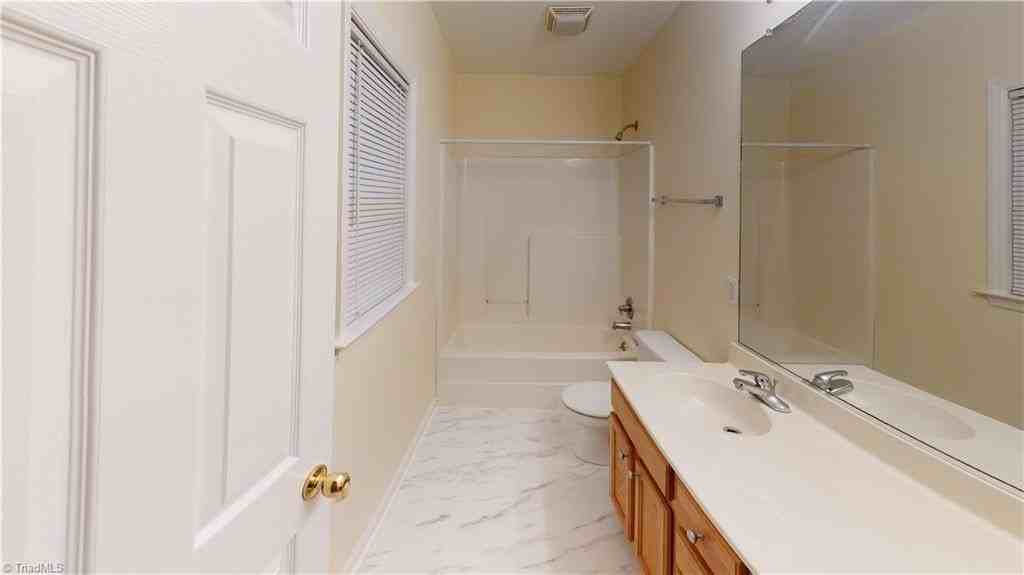 2428 Somerset Place Dr - Photo 5 of 12