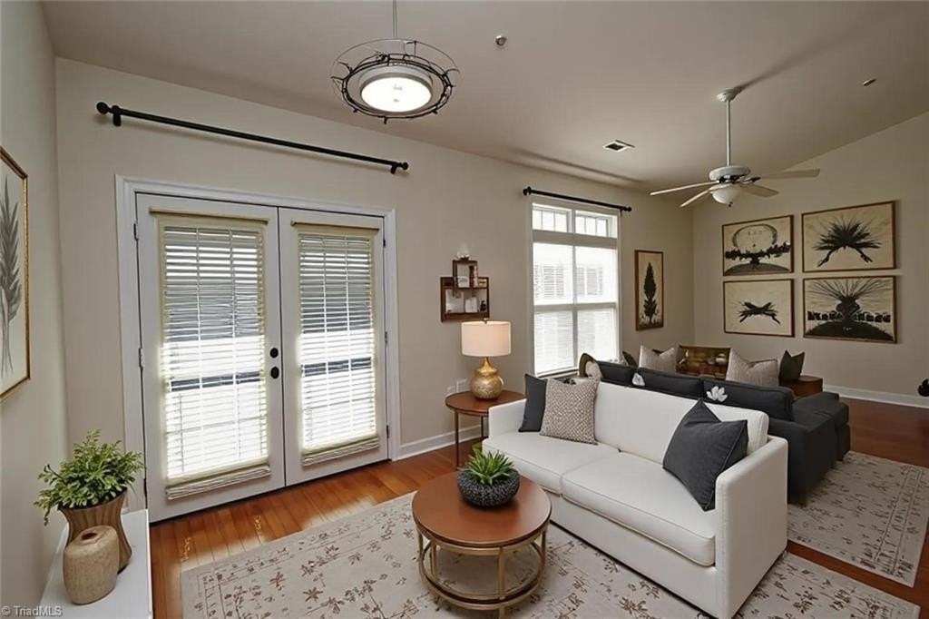 100 Sunset Cir - Photo 3 of 19