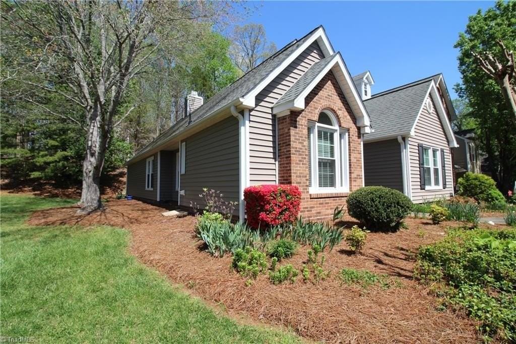 33 Cedar Knoll Dr - Photo 3 of 26