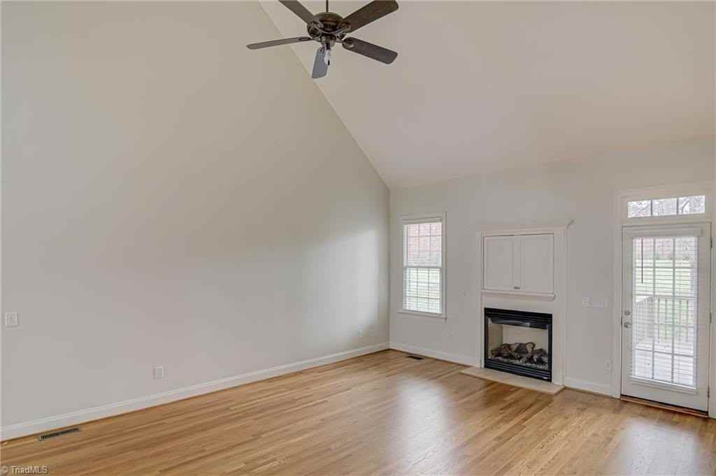 5708 Mabe Dr - Photo 4 of 32