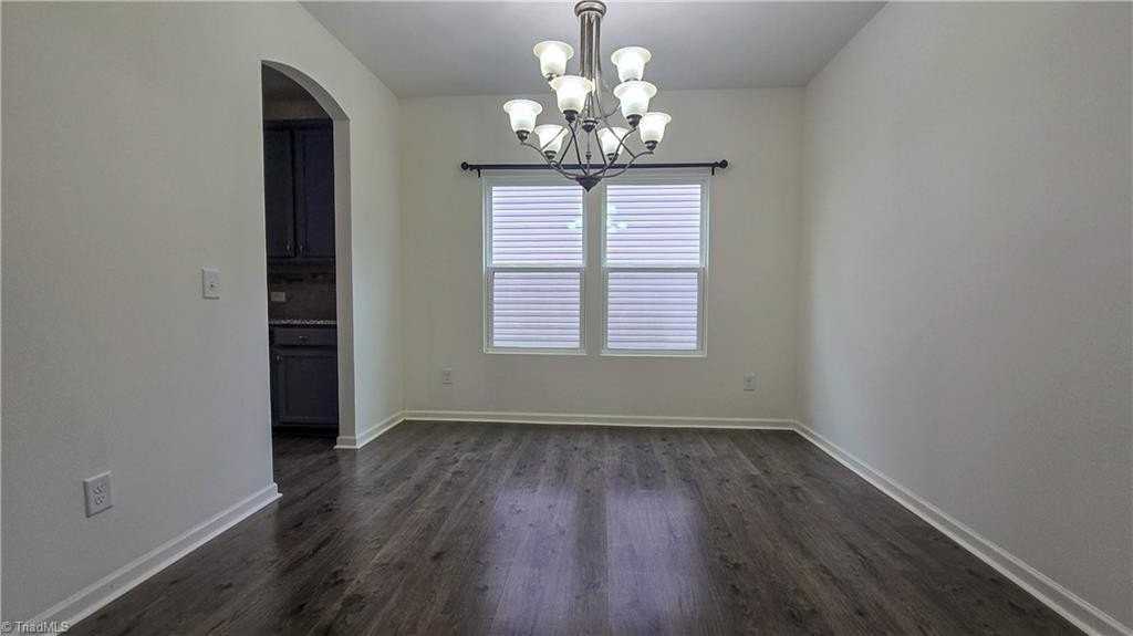 489 Green Arbor Ln - Photo 4 of 21