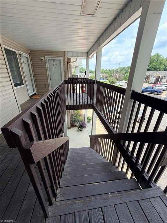 418 Westbrook Ct - Photo 3 of 37