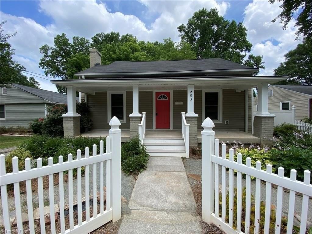 203 Shawnee St - Photo 3 of 28