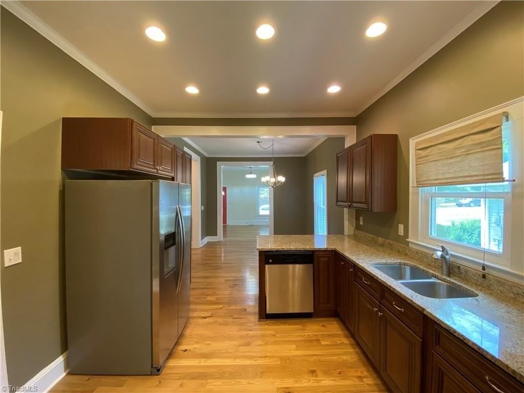 203 Shawnee St - Photo 5 of 28