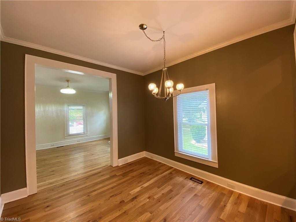 203 Shawnee St - Photo 7 of 28
