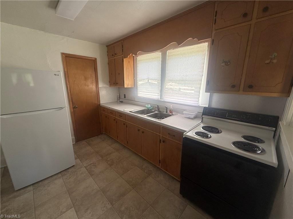 302 N 7th Ave - Photo 5 of 26