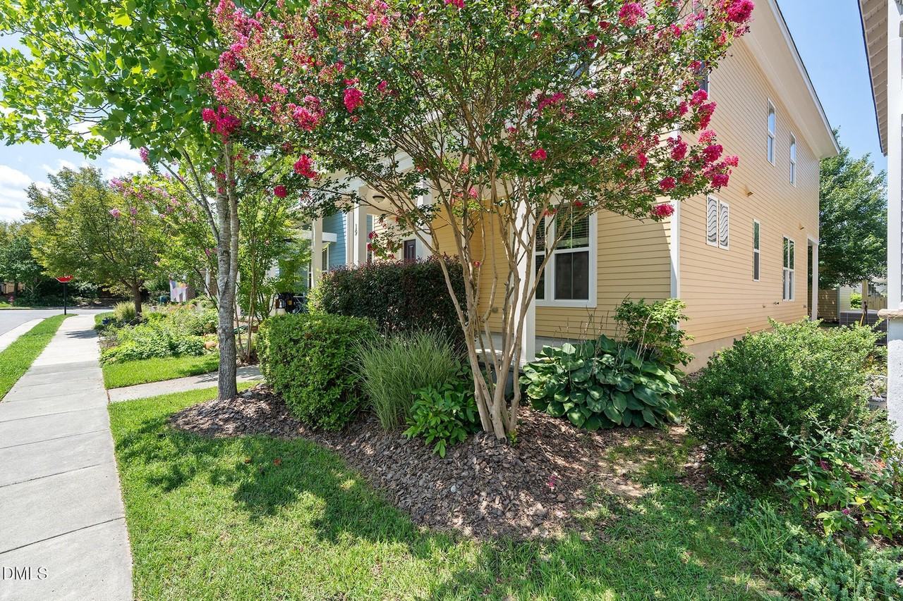 19 Pokeberry Bend Dr - Photo 2 of 41