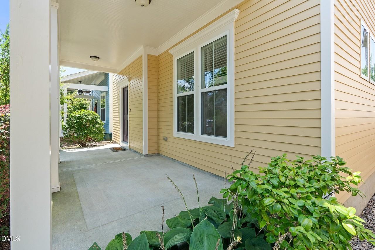 19 Pokeberry Bend Dr - Photo 3 of 41