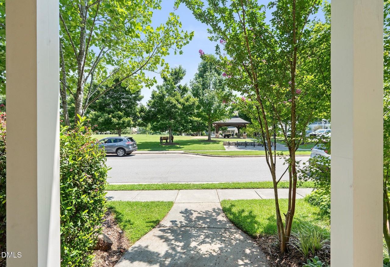 19 Pokeberry Bend Dr - Photo 4 of 41