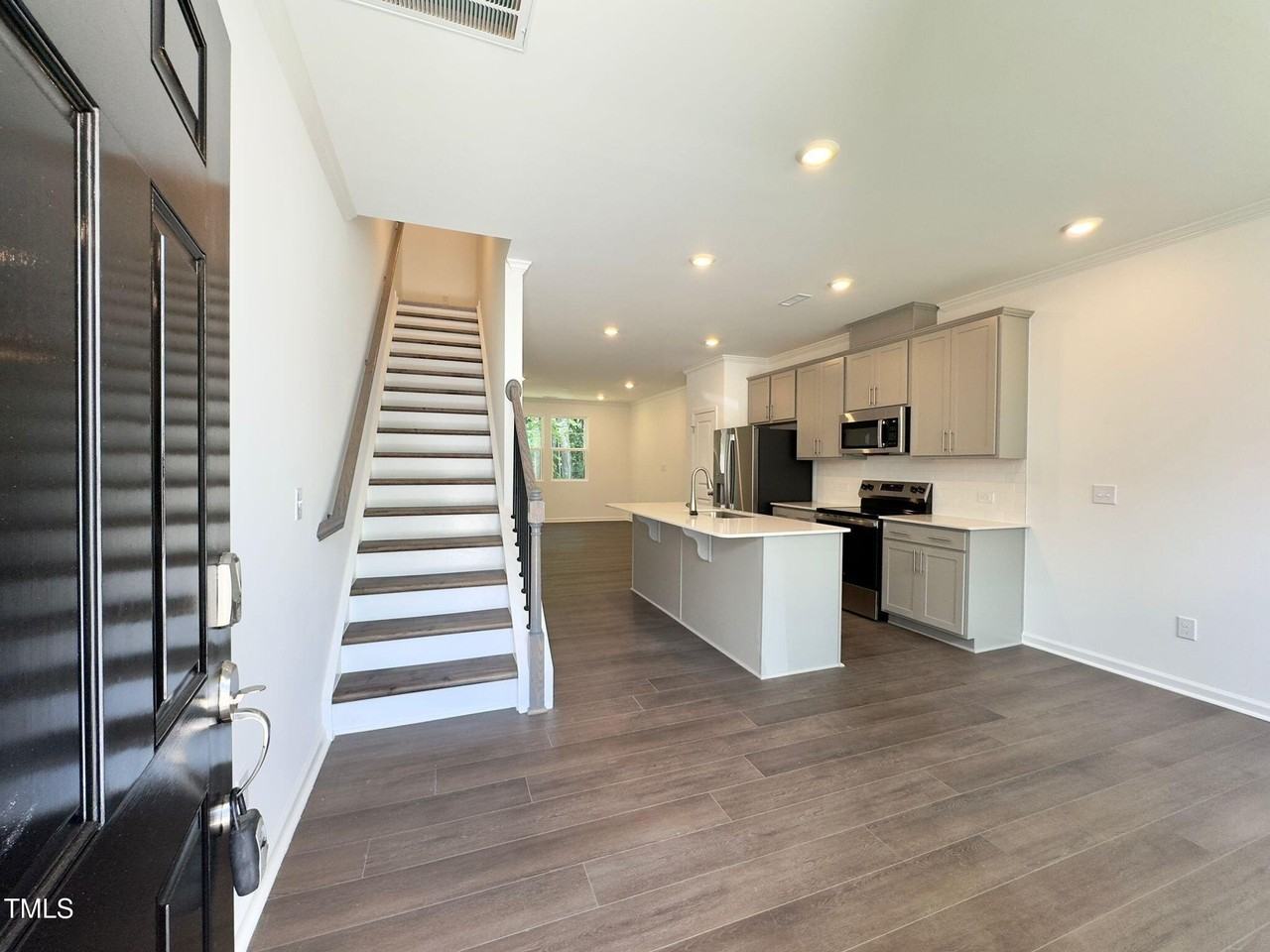 1529 Crescent Townes Way - Photo 4 of 40