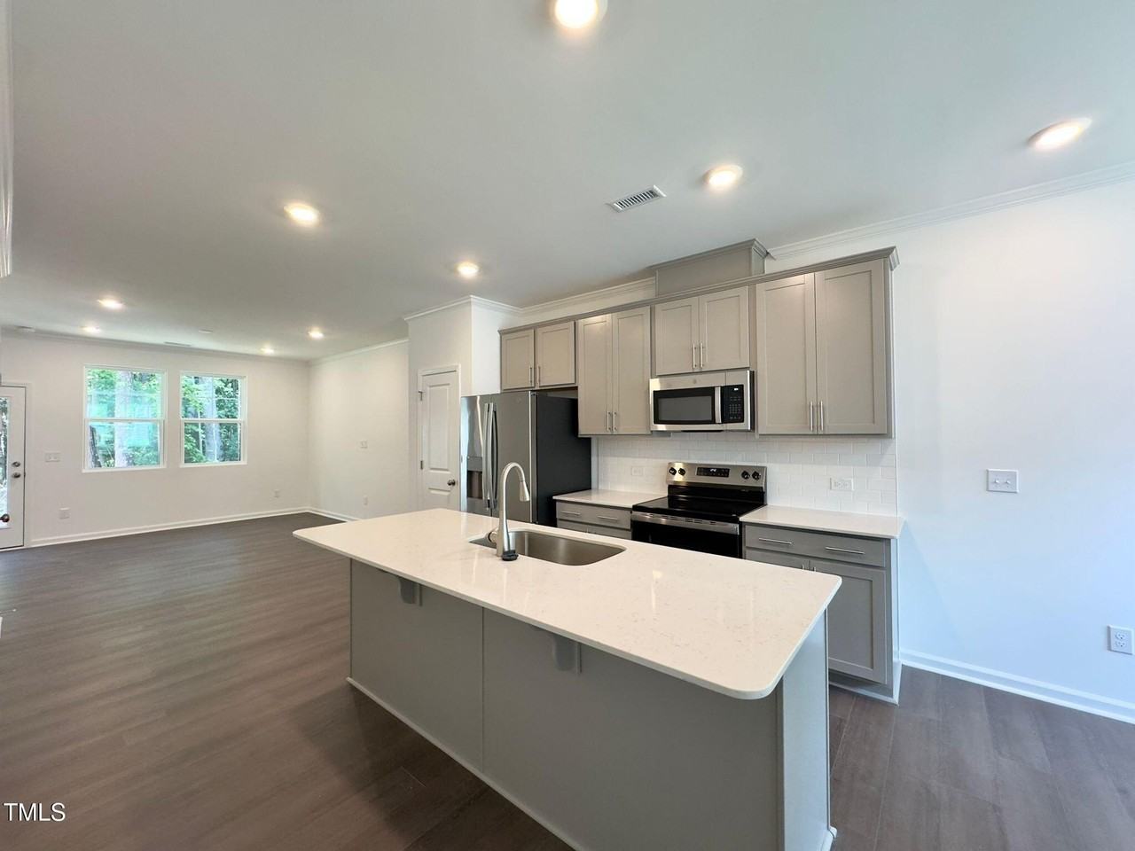 1529 Crescent Townes Way - Photo 7 of 40