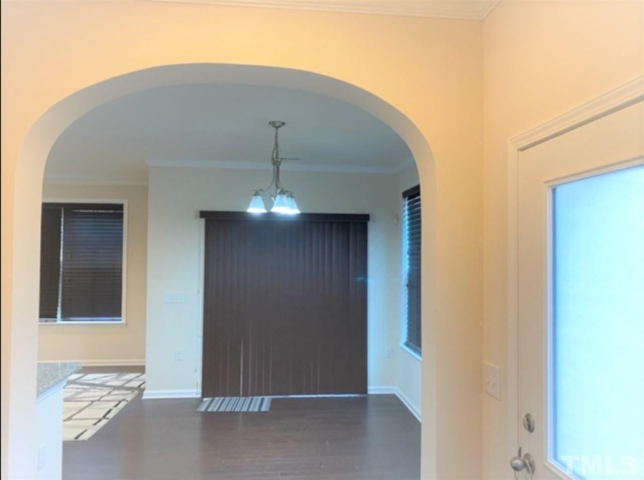 931 Contessa Dr - Photo 2 of 13