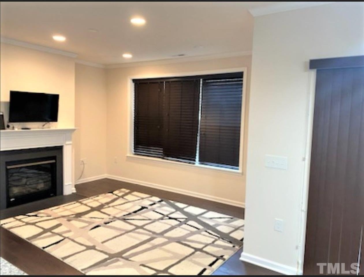 931 Contessa Dr - Photo 3 of 13