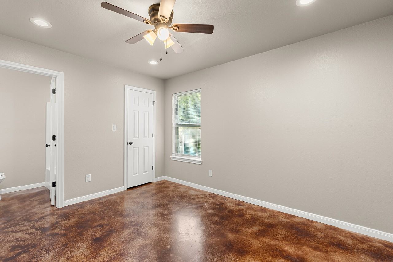 3200 N 17th St #2 - Photo 4 of 13