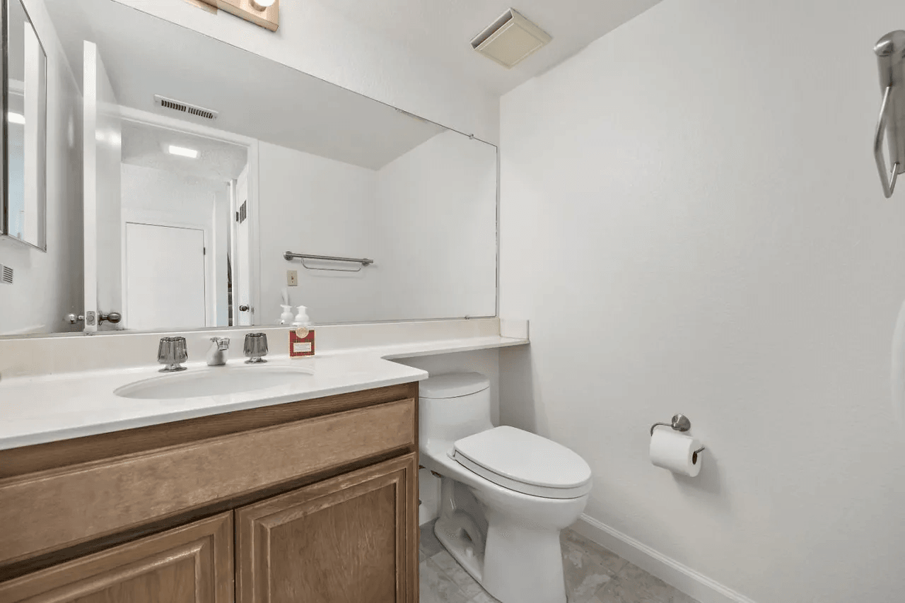 950 N Kings Rd #161 - Photo 4 of 16