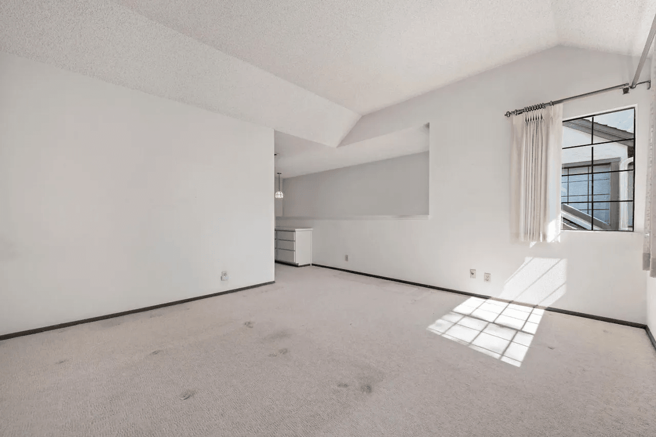 950 N Kings Rd #161 - Photo 5 of 16