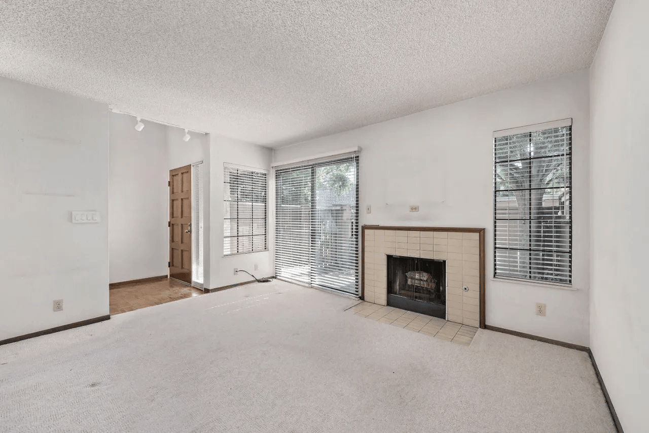 950 N Kings Rd #161 - Photo 7 of 16