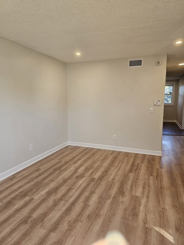 1145 N Graycroft Ave #1145 - Photo 2 of 14