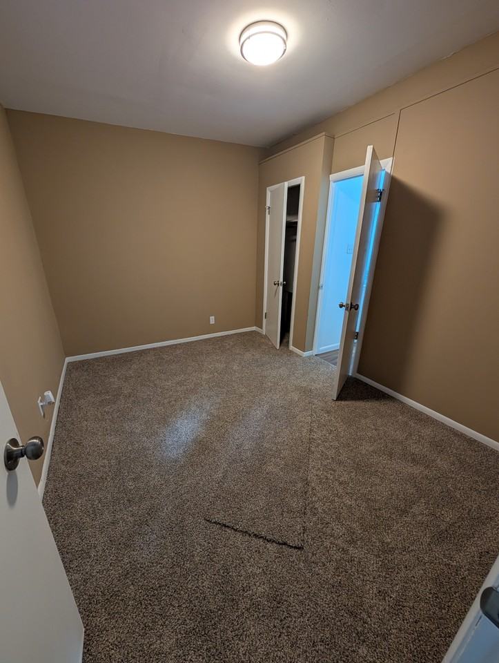 2513 Sw Buchanan St #1 - Photo 2 of 6