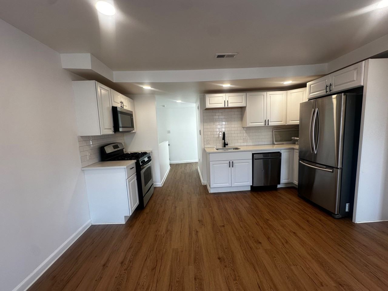 2626 N Jessup St #2 - Photo 2 of 13