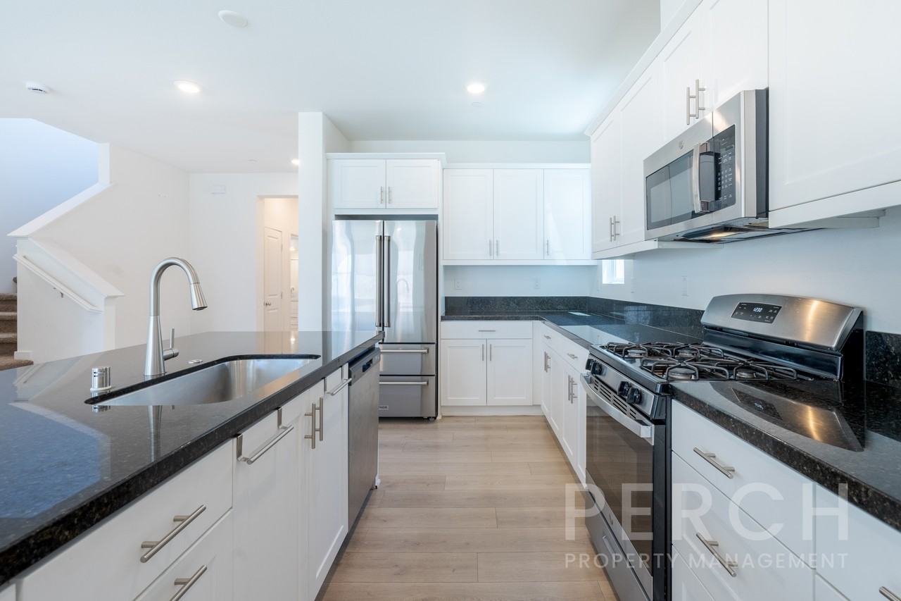 24473 Sonieta Ct #1 - Photo 6 of 39