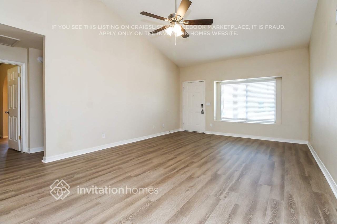 2551 E Diamond Cir - Photo 3 of 17