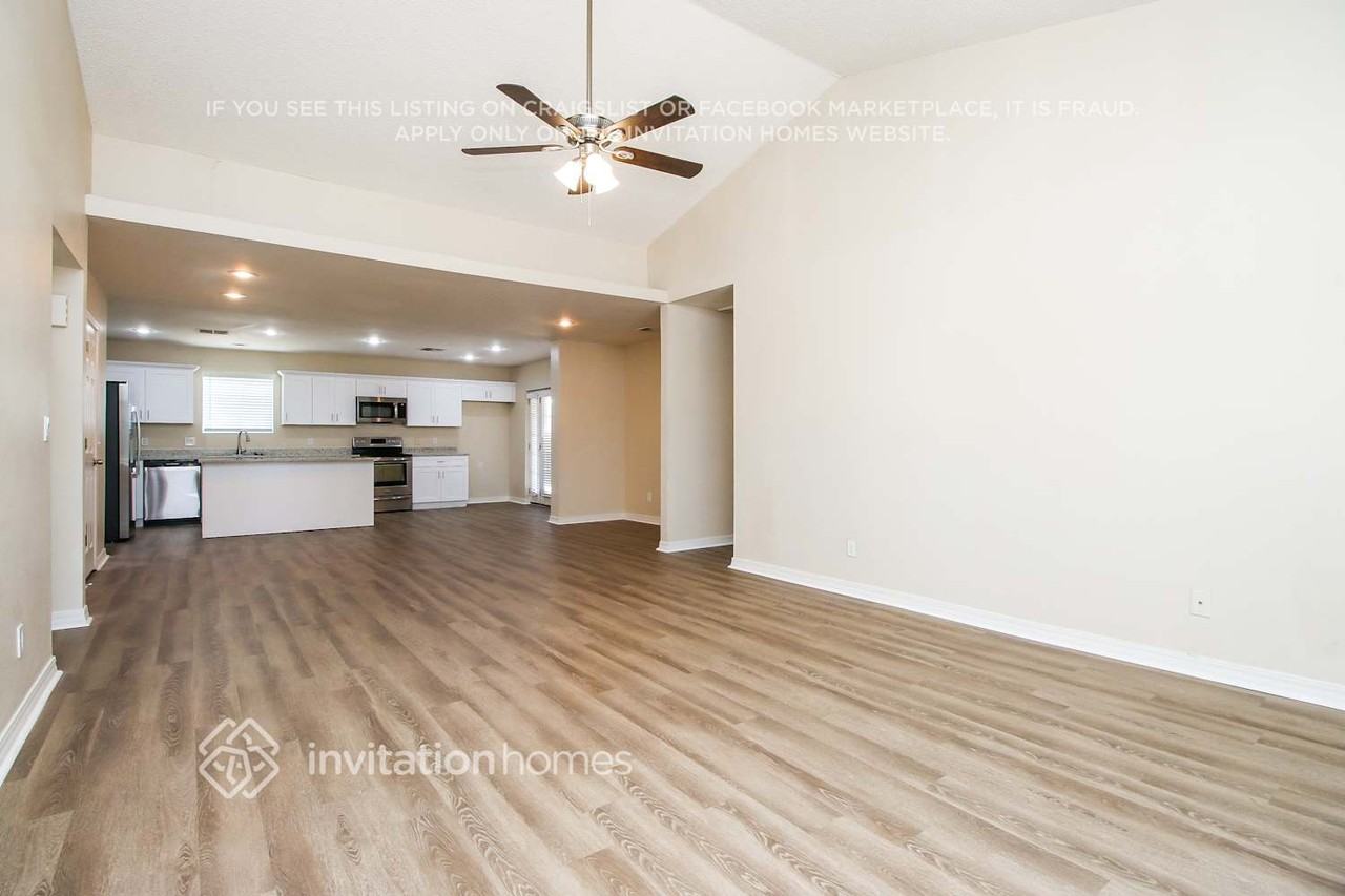 2551 E Diamond Cir - Photo 4 of 17