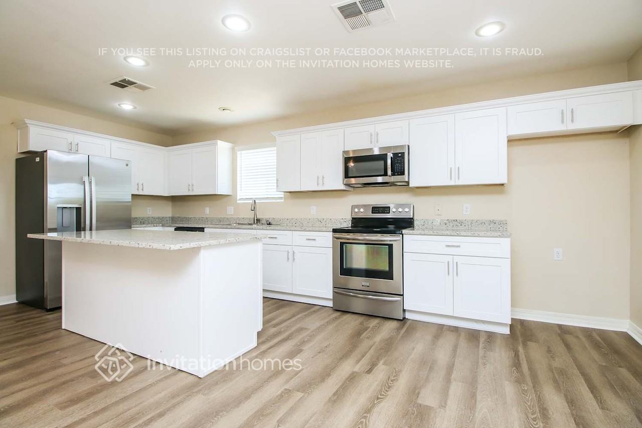 2551 E Diamond Cir - Photo 7 of 17