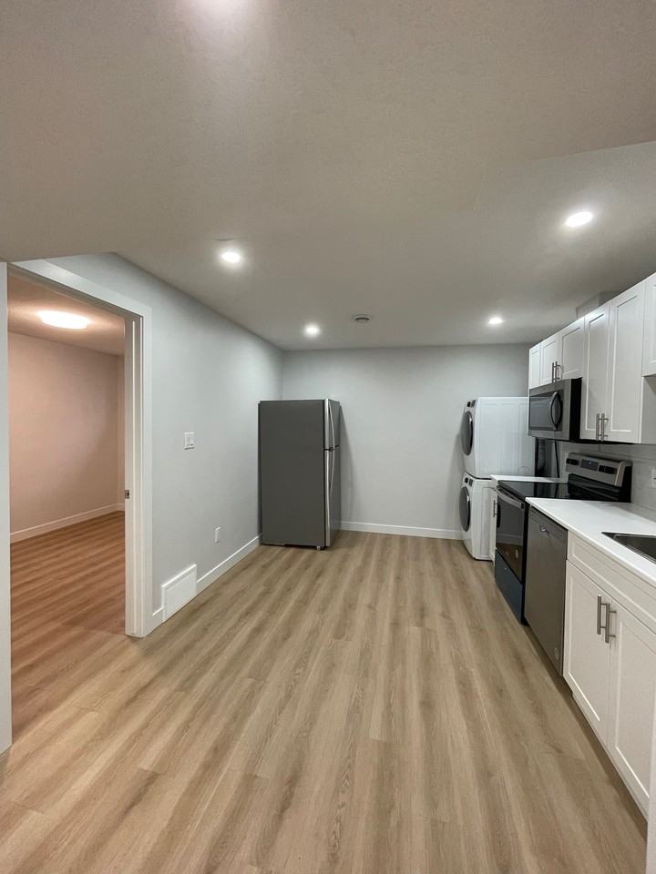 15622 18 Ave Sw - Photo 4 of 14