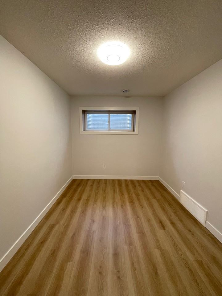 15622 18 Ave Sw - Photo 6 of 14