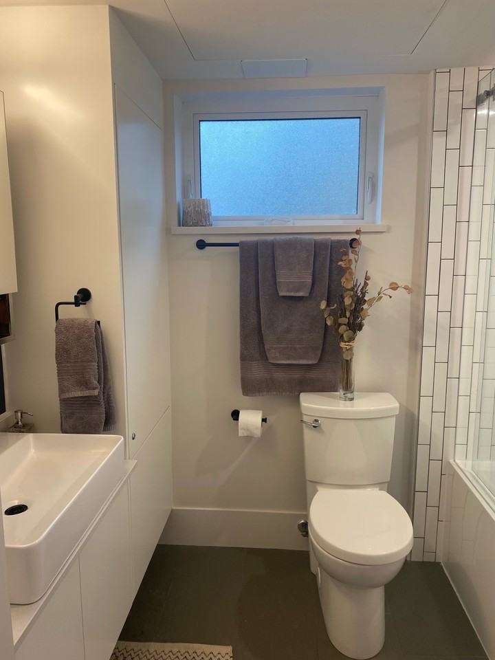 #401 -1716 Napier Street - Photo 3 of 17