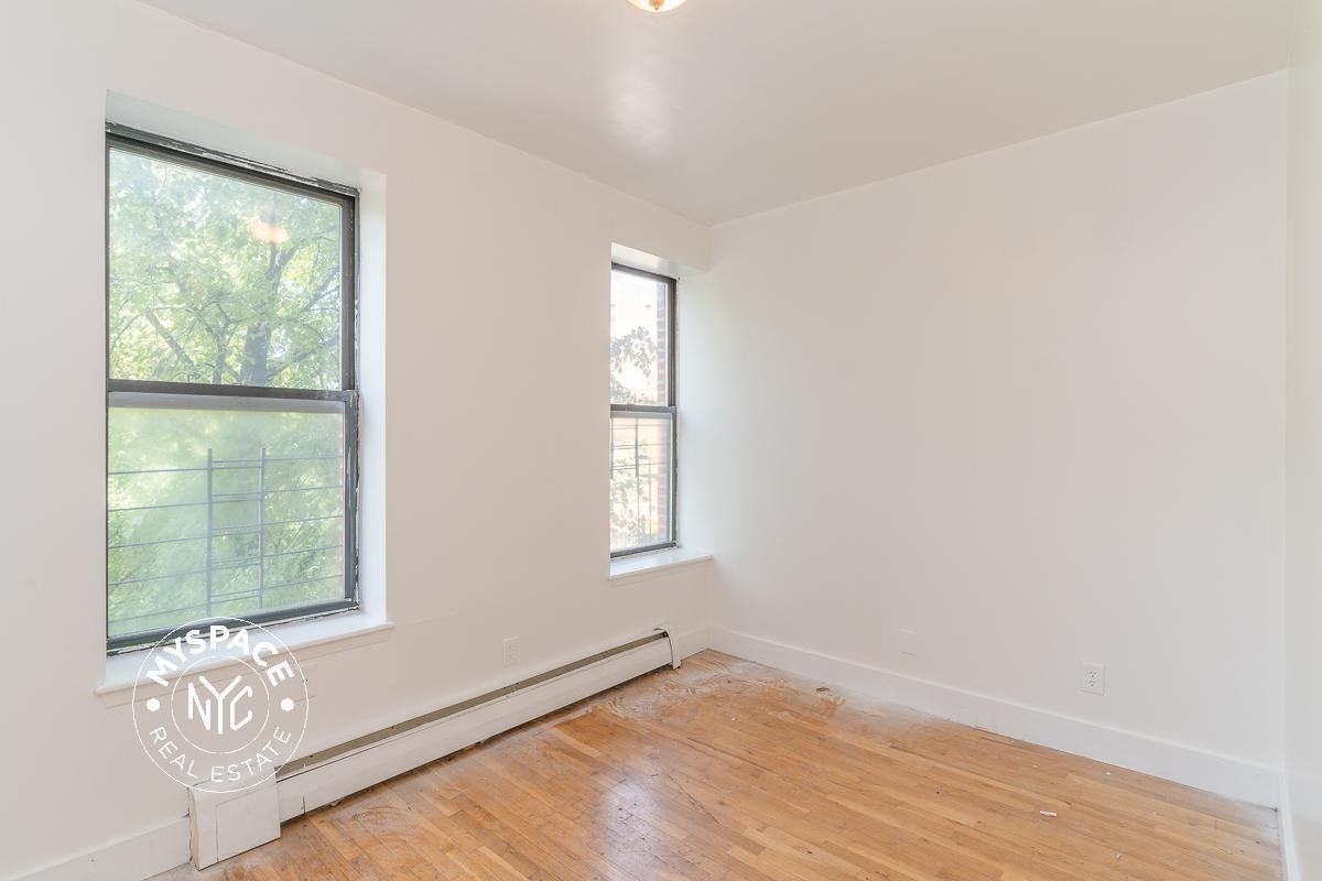 680 Monroe St #3E - Photo 2 of 13