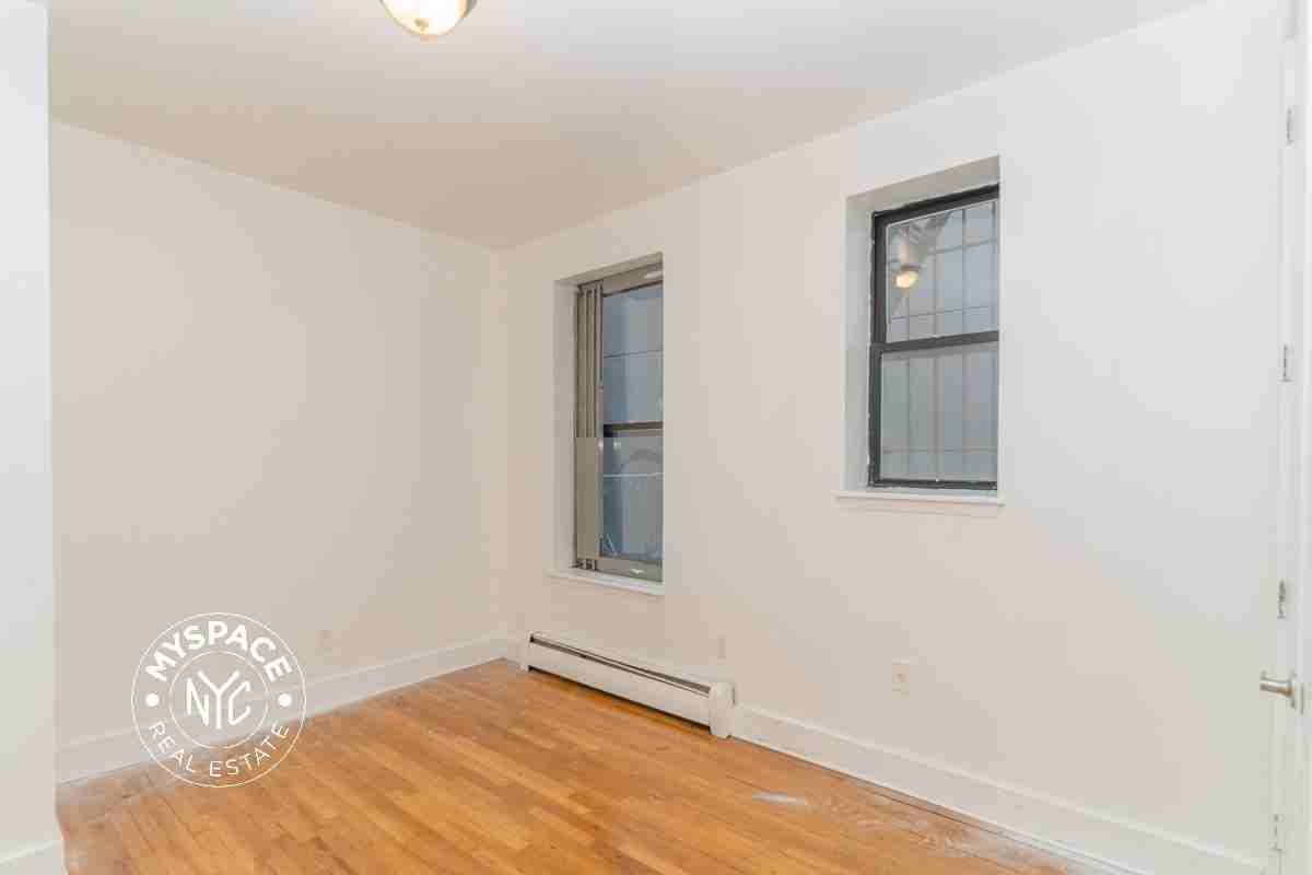 680 Monroe St #3E - Photo 3 of 13