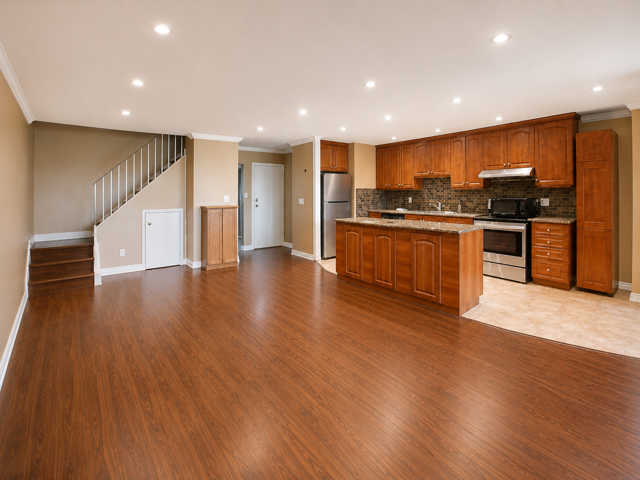 3025 The Credit Woodlands #242 - Photo 2 of 14