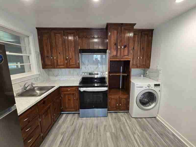 2312 Reed Rd - Photo 7 of 22
