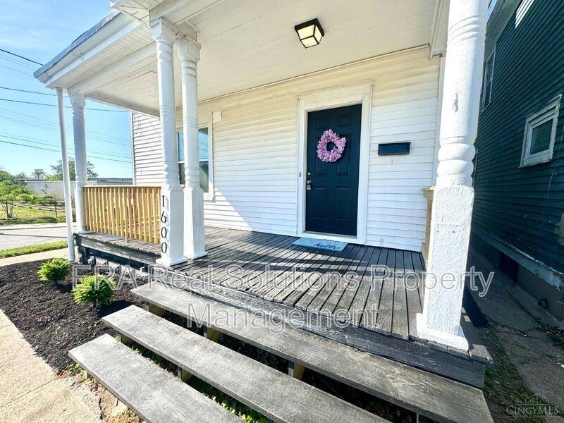 1600 Brewster Ave - Photo 3 of 29
