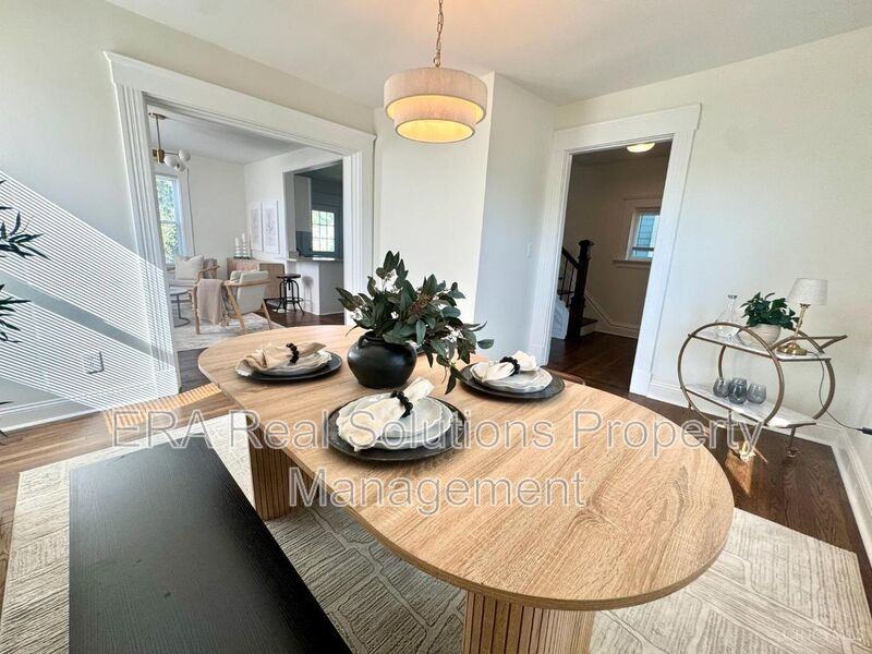 1600 Brewster Ave - Photo 7 of 29