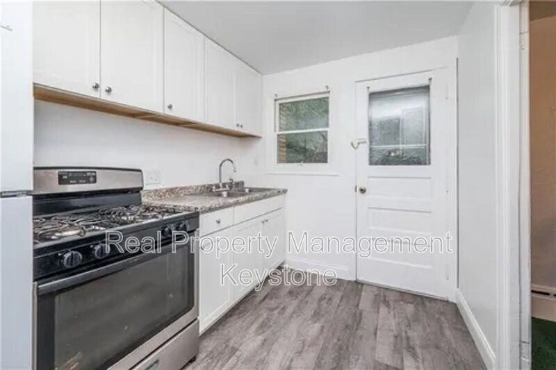 307 Greenlee Rd - Photo 3 of 19
